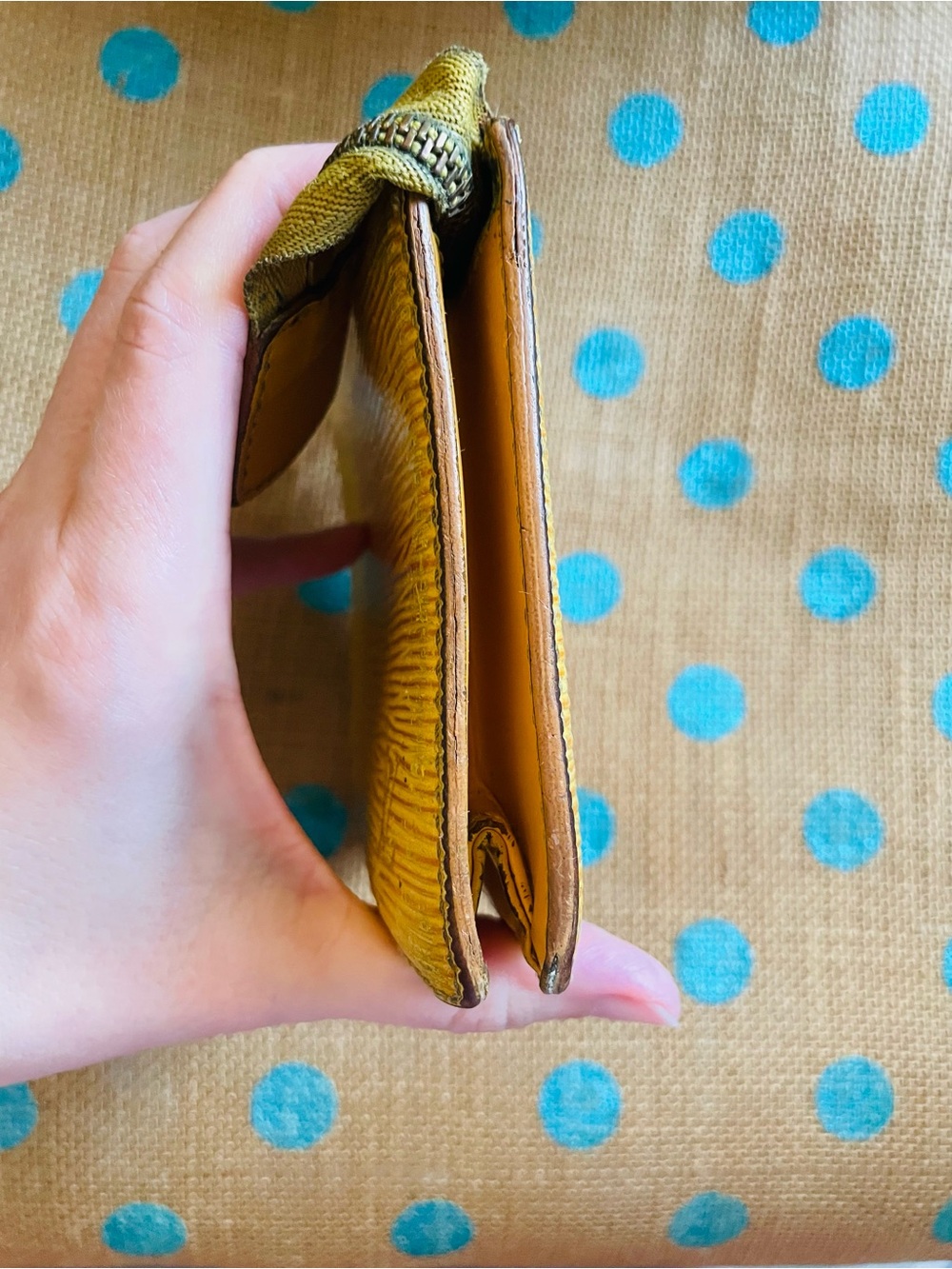 Vintage Louis Vuitton Epi Leather wallet/coin purse - Picture 9 of 9